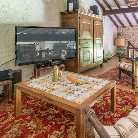 Manoir Atypique Et Medieval 5 Chambres. * Fléac-sur-Seugne