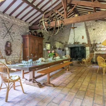 Manoir Atypique Et Medieval 5 Chambres. Dom wakacyjny *