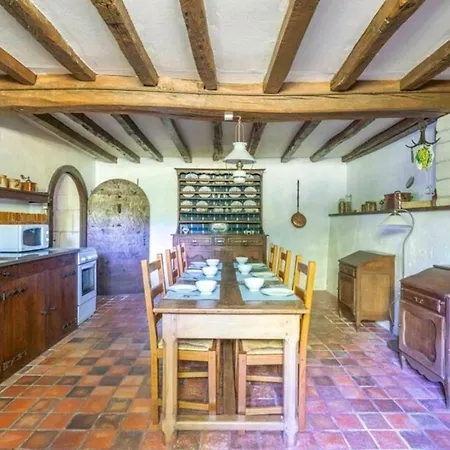 Manoir Atypique Et Medieval 5 Chambres. Dom wakacyjny Fléac-sur-Seugne